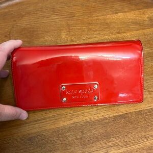 KATE SPADE RED PATENT LEATHER WALLET